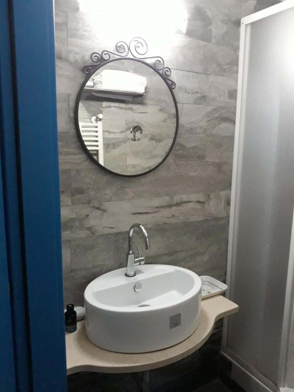 Sira House Milano Hotel Exterior foto